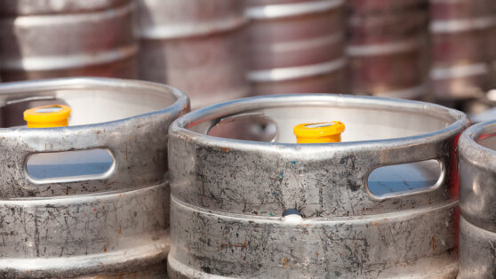    Пивовары рассказали об отказах сетей покупать у них разливное пиво Татьяна Сидорова