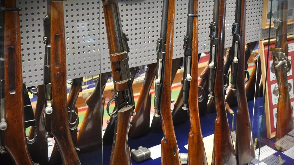     Массовое производство легендарных «берданок» началось в Ижевске 150 лет назад — в 1874 году, сообщила пресс-служба Концерна «Калашников». Малокалиберную 4-линейную винтовку системы Бердана Ижевский оружейный завод выпускал 16 лет, до 1890 года.