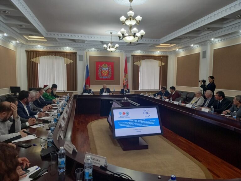    Борис Колесников: Сегодня, как никогда, важно объединение всех патриотических сил, всех народов России Кристина Просвиркина