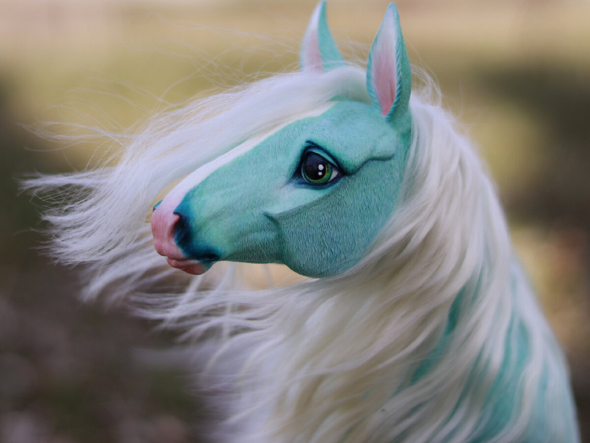 Бирюзовая лошадка - игрушка которую сделала сама от носа до хвоста.