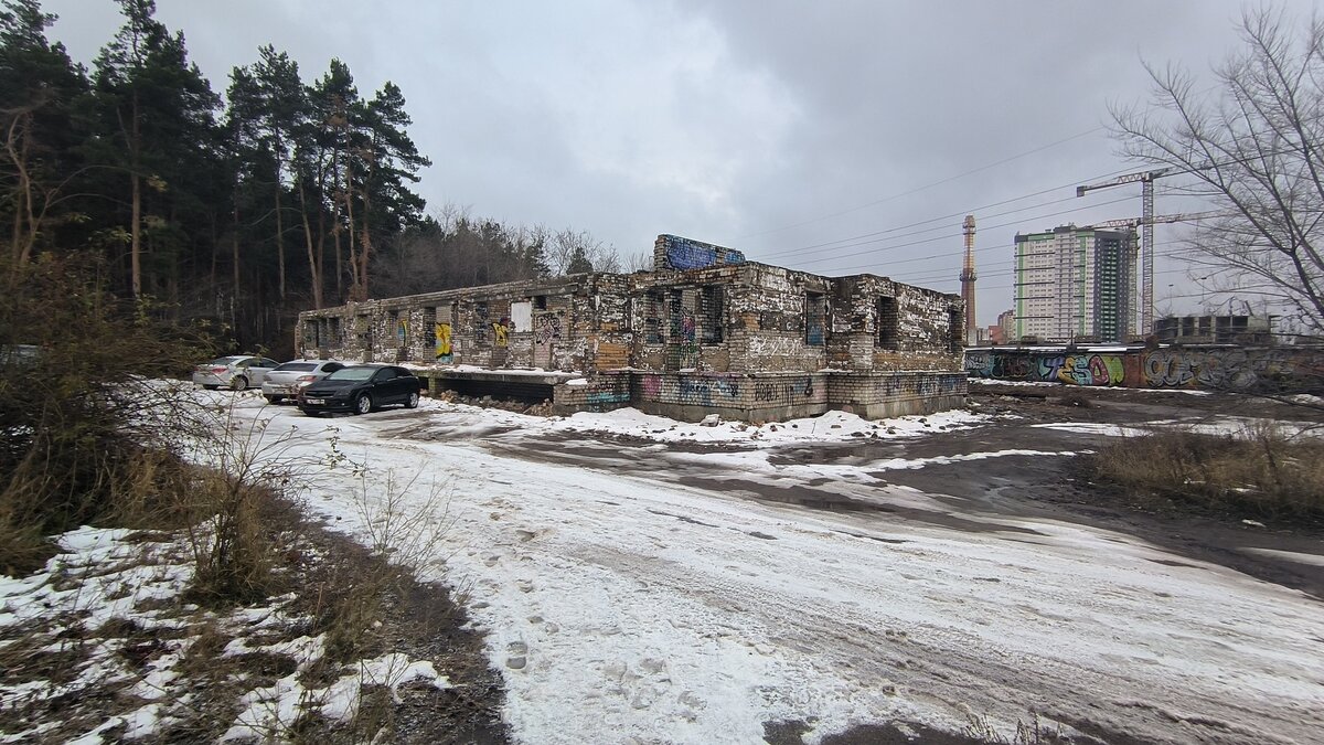 Власти всё-таки решили снести опасную заброшку-недострой на улице Шукшина |  Новости Воронежа РФ | Дзен