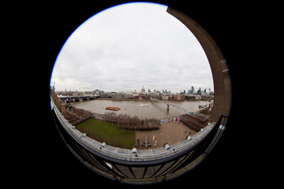    Круглая фотография на объектив Canon EF 8-15mm f/4L Fisheye / Фото: canon.ru