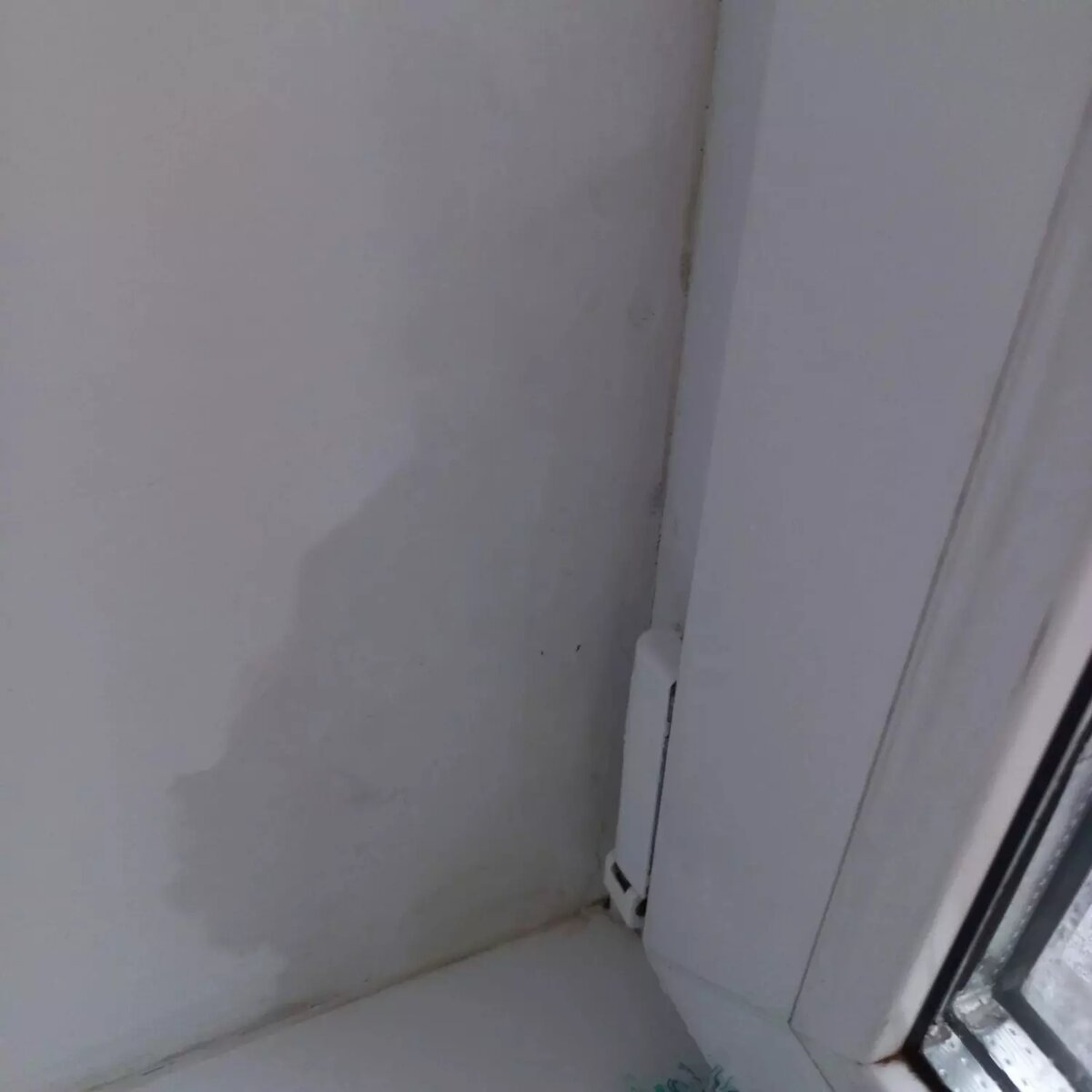 Окна в доме не изолированы. Фото: newizv.ru