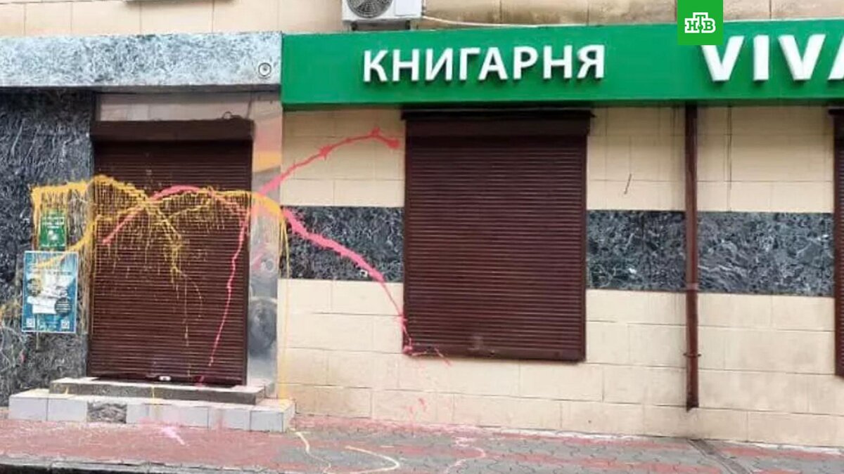 Книжные магазины в избербаше. Книжный магазин казань. Книжный магазин избербаш улица маяковского. Книжный магазин внутри. Книжный магазин внутри.
