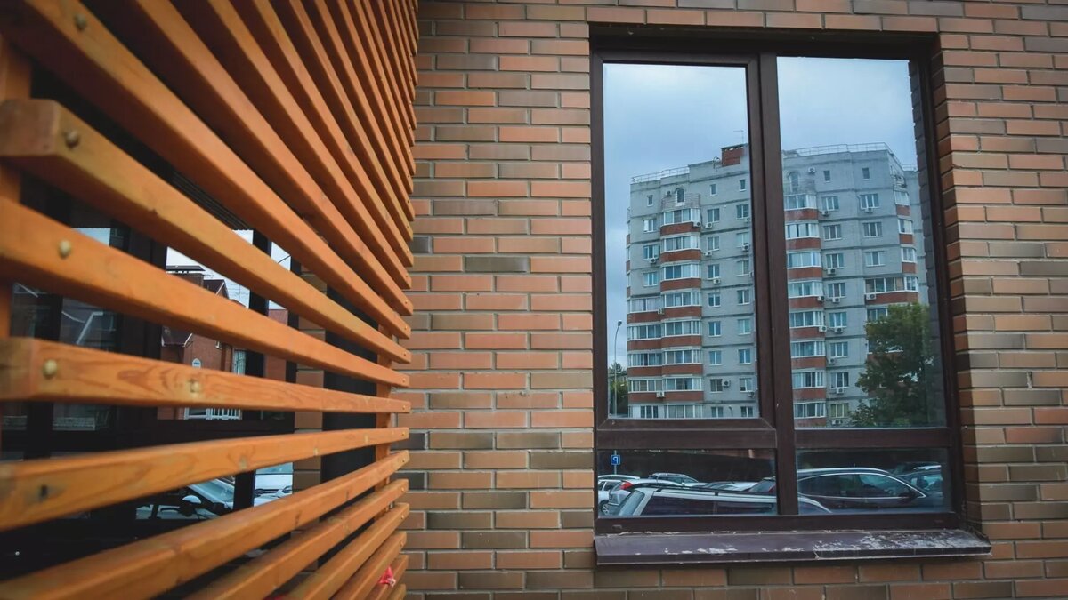 В Екатеринбурге семья переплатила за окна в пол 700 тысяч рублей, а  получила обычные | Новости Тагила TagilCity.ru | Дзен