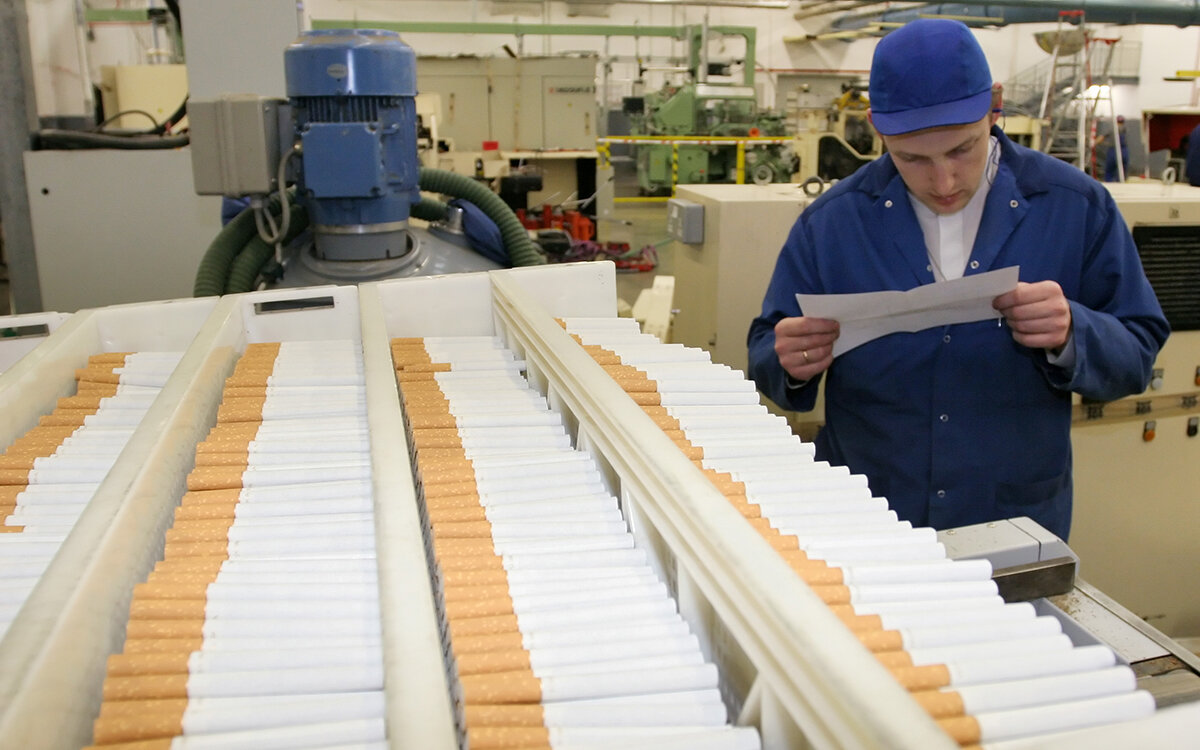 Марина Лысцева / ТАСС📷В сигаретном цехе табачной фабрики