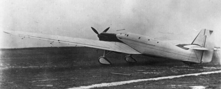 23 октября 1939 года (по другим данным — 17 октября) впервые взлетел БОК-15 — один из самых загадочных самолетов в мировой истории.-2