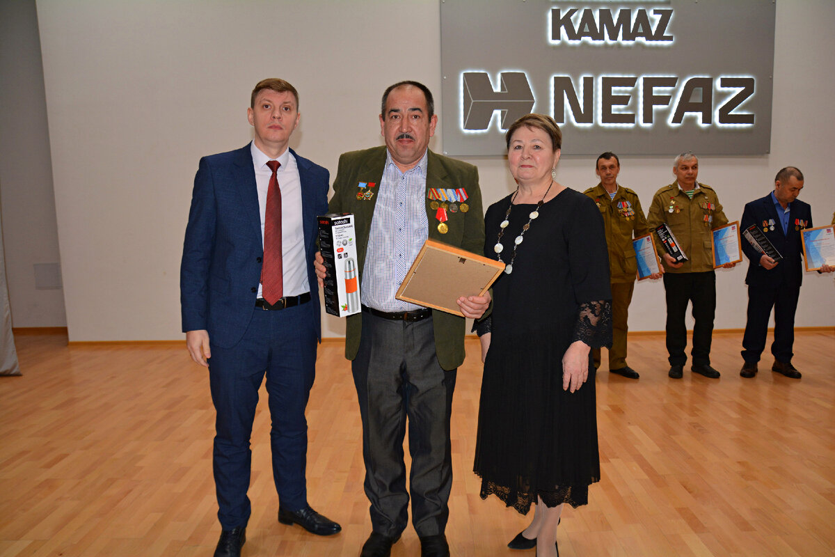 Бой гремел в окрестностях кабула текст. Песня вспомним товарищ. Песня вспомним товарищ. Чечня. Вспомним афганистан.