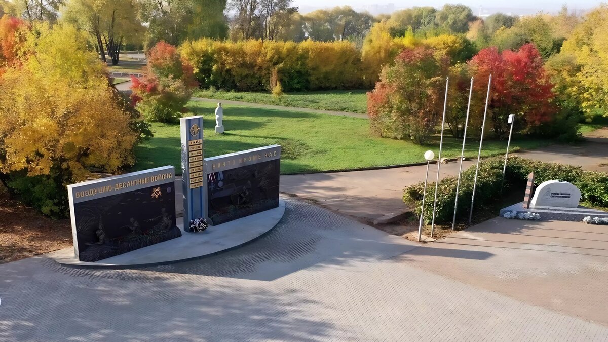     Торжественный митинг проведут в сквере Дворца детского (юношеского) творчества.