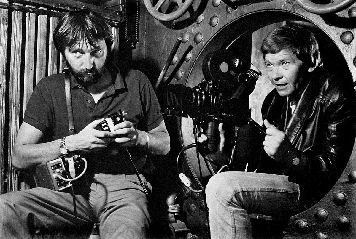 Йотс Вакано вместе со своим ассистентом Питером Маййвальдом ( источник: https://theasc.com/)