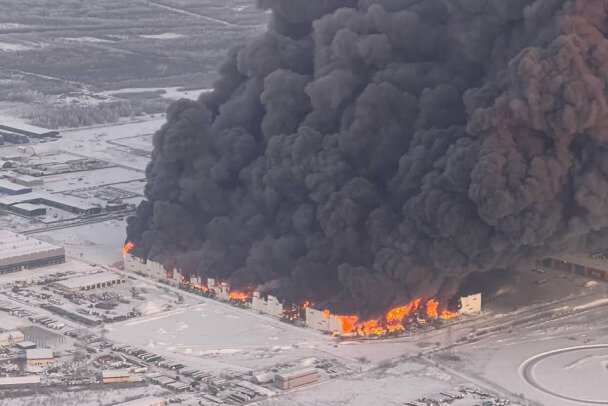 10см=100мм 10см=1дм=100мм. Площадь 1000 на 1000 метров. В 1 см 100 м масштаб. 1 гектар в метрах размер. Км 1га 1а 1кв.