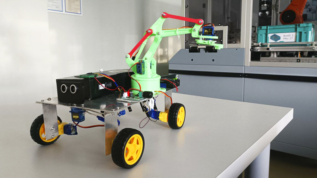 Роботизированная мобильная манипуляционная платформа "Левиафан"