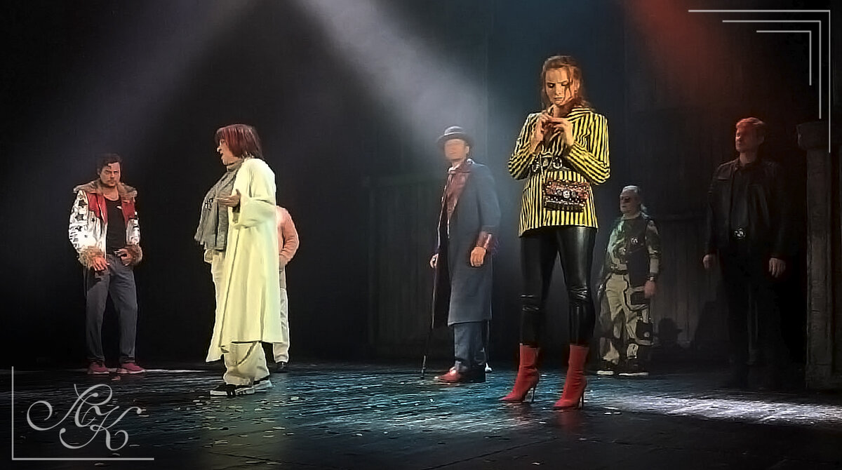 Спектакль "Кладбище понтов" в театре "Модерн"