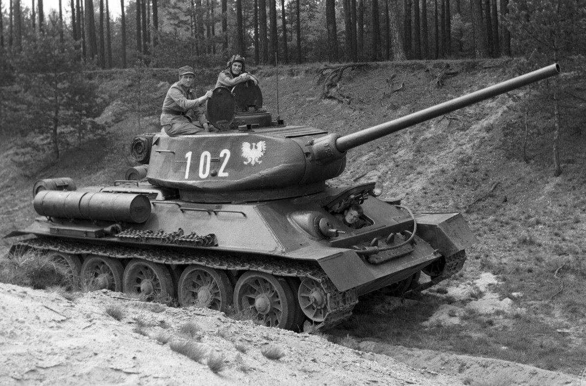 Т-34-85 "Rudy" из сериала "Четыре танкиста и собака". Фотография из интернета.
