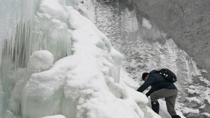 Замерзший водопад Фэнг