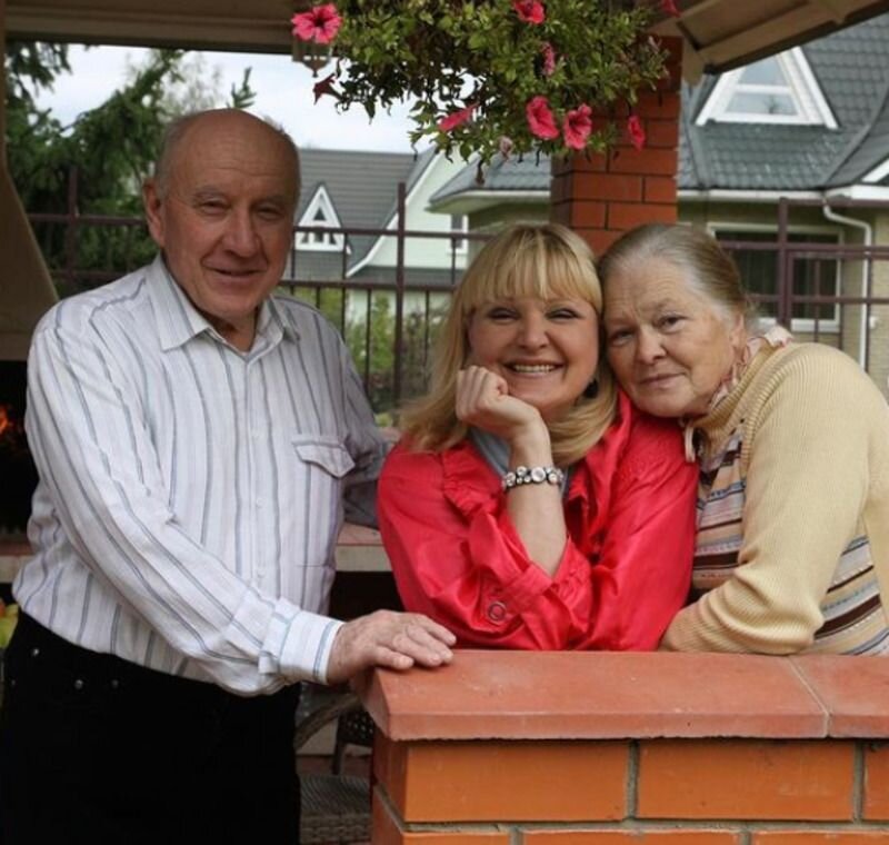 Маргарита Суханкина с родителями