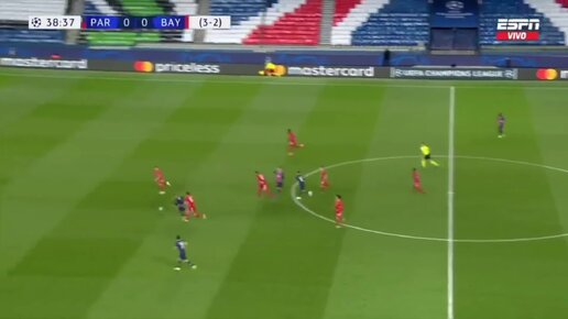 Новый год в париже 2021 фото. Париж 2021. Франция париж 2021 год. Уличная мода парижа 2021 2022. Французский календарь.