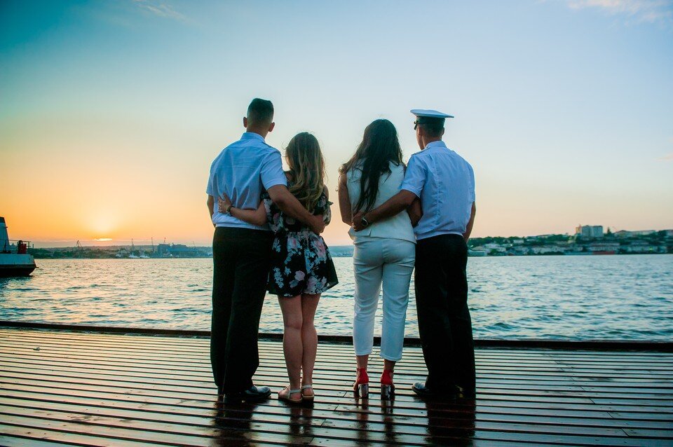    Севастопольцы не умеют и не хотят знакомиться без гаджетов. Юлия Блоцкая