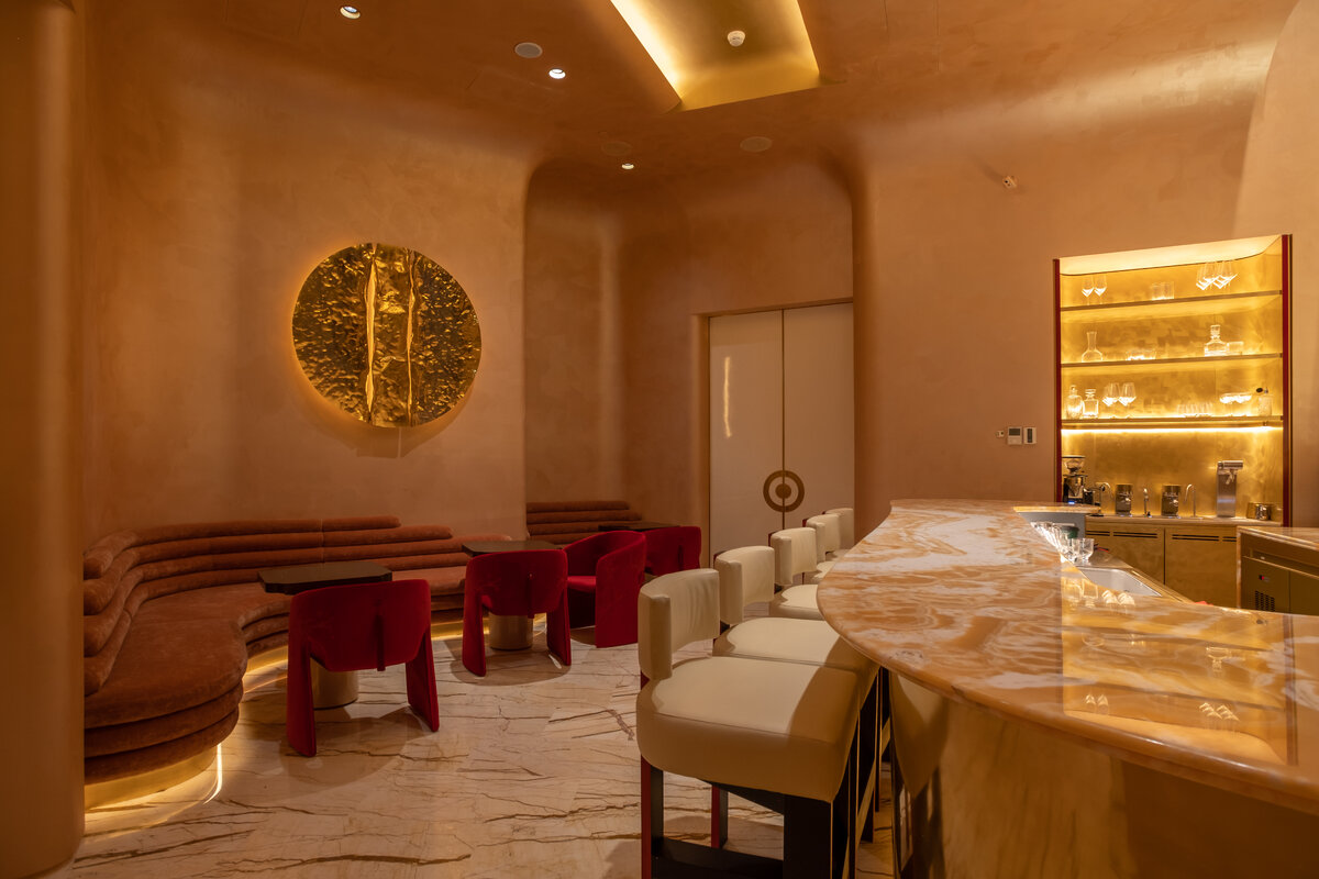 Проект предоставлен ООО «Арлайт РУС»,  фотограф Илья Деккер. 
Архитектурное бюро: Hot Design Folks (Сингапур).
Дизайнер: Алена Морозова.
Монтаж, поставка, проектирование освещения: ООО «ВСЕ ПРОЕКТЫ».
