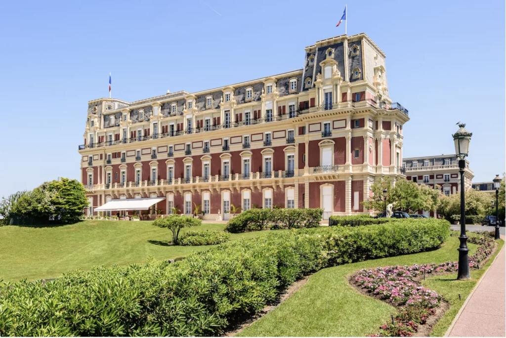 Источник: http://progolftour.ru/tours/international-biarritz-golf-trophy-2/
