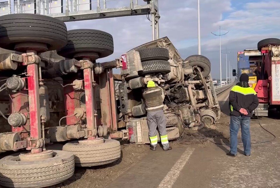 Поток машин. Парковка задним ходом 90. Поток машин на дороге. Движение машины на месте. Система парковки рено vg216.