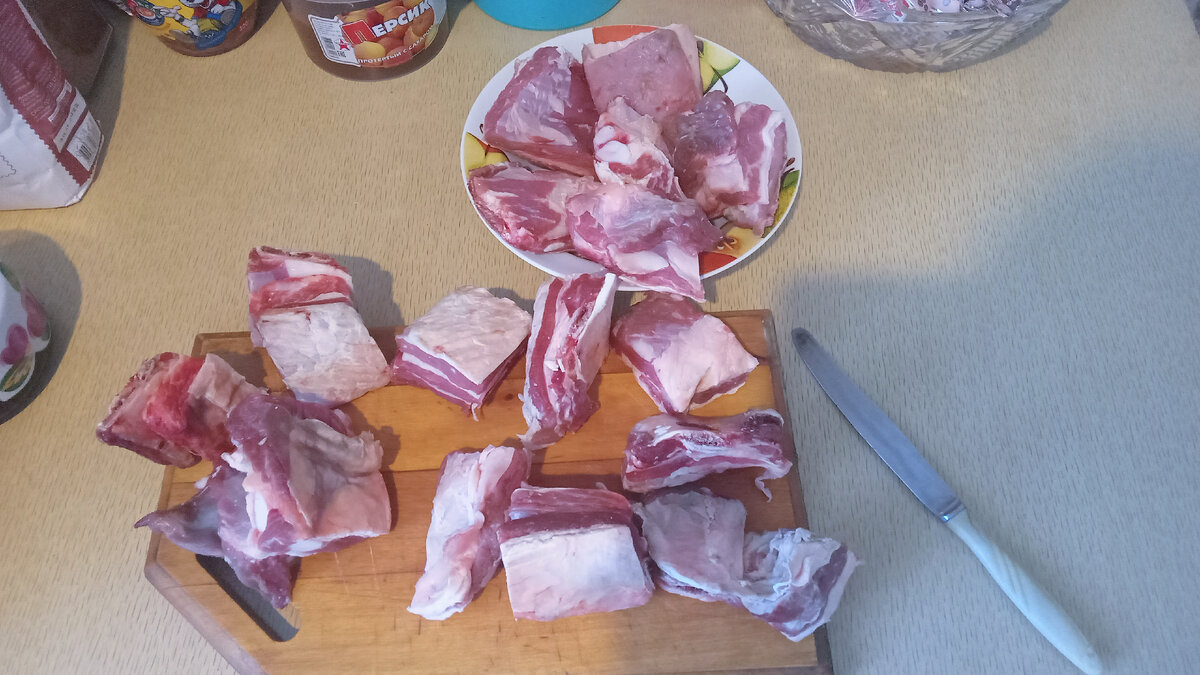 поход в магазин за продуктами. не ходить в магазин. мужа послали в магазин со списком. покупатель в супермаркете. в магазин сходить нужно.