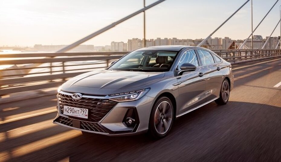    Chery Arrrizo 8