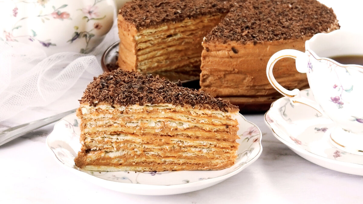 Всем привет! Сегодня приготовим с вами очень популярный в Армении торт *Микадо*. Этот интересный торт очень простой в приготовлении и доступный.