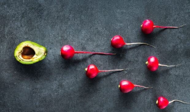 Согласно рекомендациям ВОЗ, нормальное количество сперматозоидов составляет от 15 миллионов до более 200 миллионов сперматозоидов на миллилитр спермы. Фото: ivfbabble.com