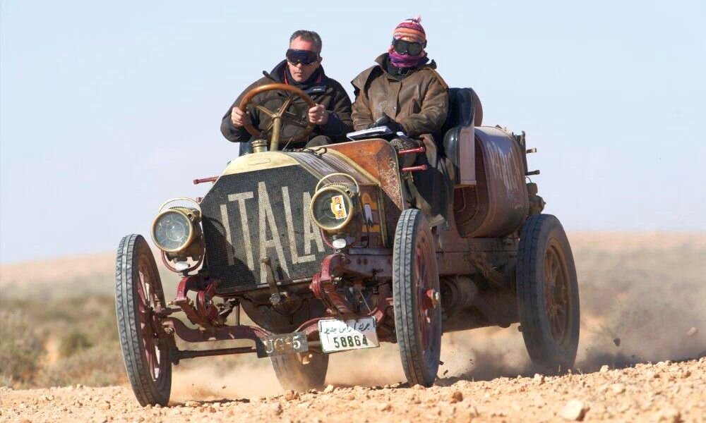Автомобиль Itala красного цвета, дошедший до наших дней