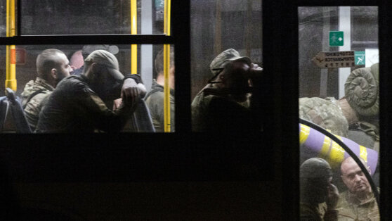    Группа украинских солдат сдалась в плен в Запорожской области Андрей Бурков