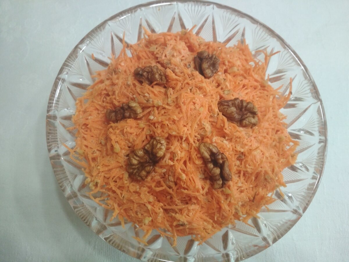 Как избавиться от морковной. Морковная муха. Личинки морковная муха методы борьбы. Как избавиться от морковной. Морковная муха на моркови.