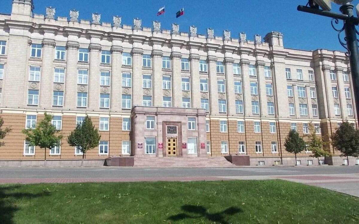    Власти Белгорода не смогли найти подрядчика для ремонта здания администрации за 75 млн рублей Фото с сервиса «Яндекс.Карты»