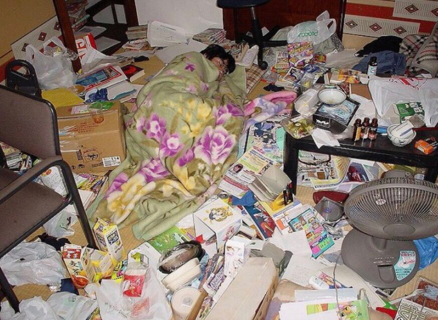 День строителя мем. Женщина не может жить без печальки. Почему я всегда дома. Мемы про беспорядок. Почему, когда что-то случается, это всегда вы трое?.