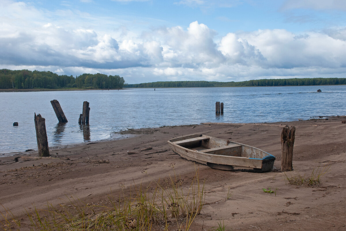 Режимы фотосъёмки разбиты на три варианта съёмки: фото, ночной и серийный режимы. Курлавы, Пермский край. Фото авторское
