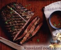 Вкусный говяжий стейк можно приготовить на сковороде-гриль и подать с горчичным соусом.