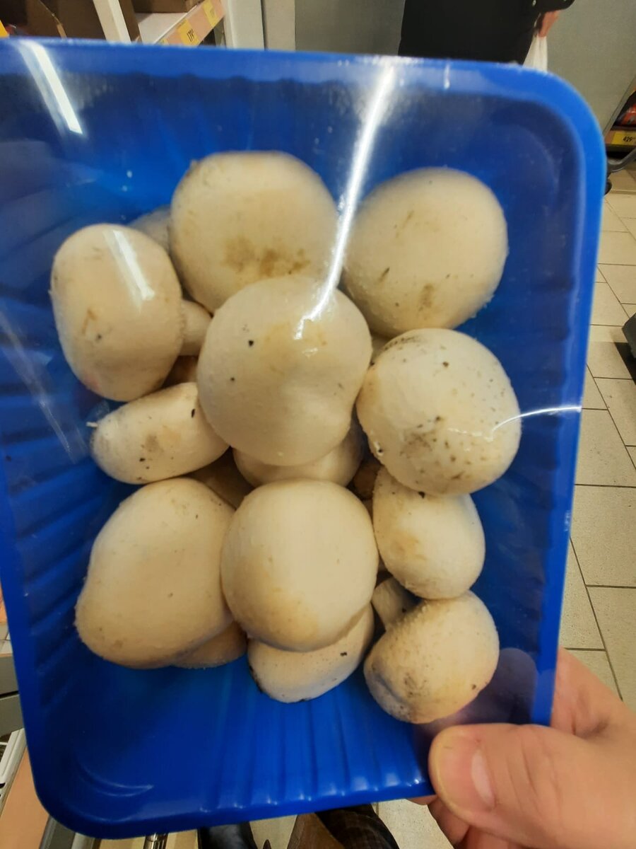 Крепкие мужские объятия. Руки мужчины и женщины. Дом быть рядом с мной. Ты так рядом но так далеко. Любовь.