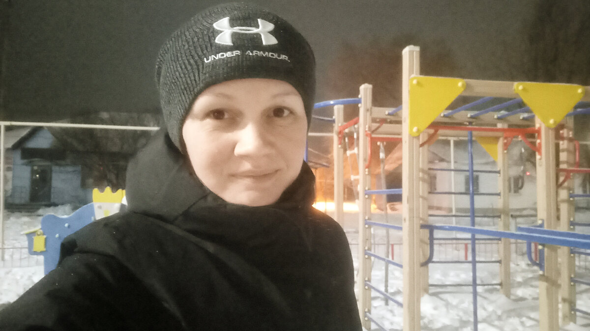 Вот видите, как я подборотком трусь? Вот там стыд и срам