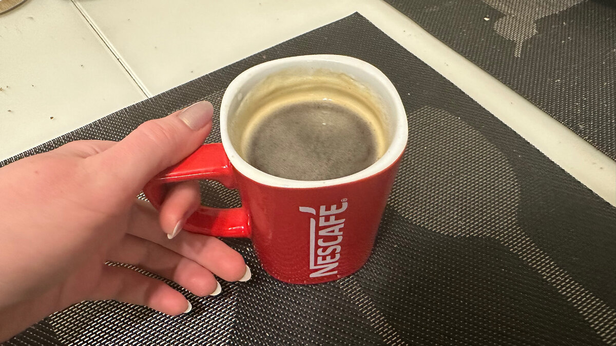 Мне нравится, что в этой диете допустим черный кофе. Приятный бонус для тех, кто привык заряжаться бодростью от этого напитка на весь день с самого утра. Фото автора.