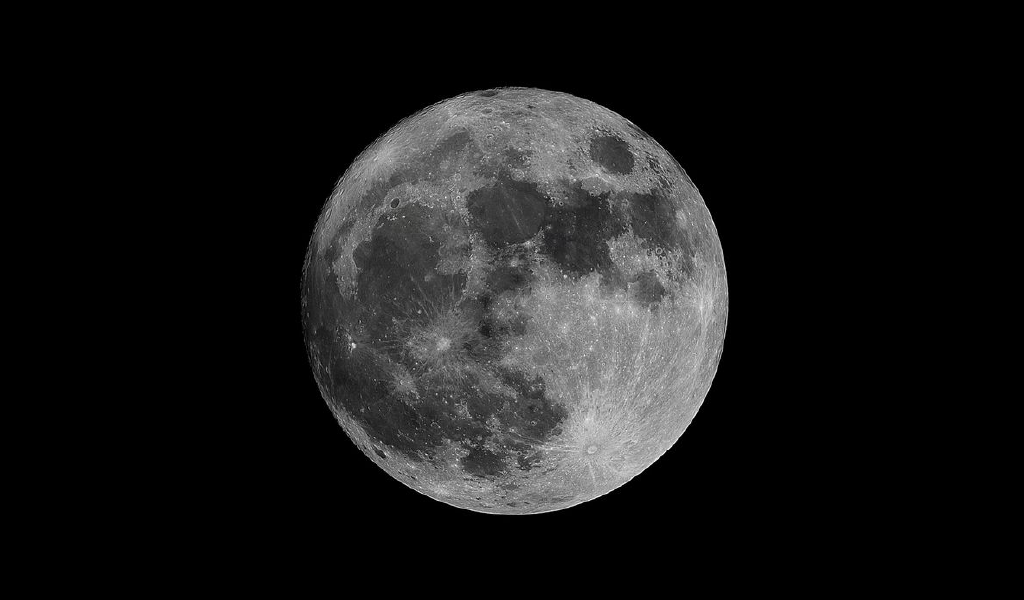Расчёт положения Луны можно сделать на любом сайте-калькуляторе натальной карты. Например, на АстроПоиске.