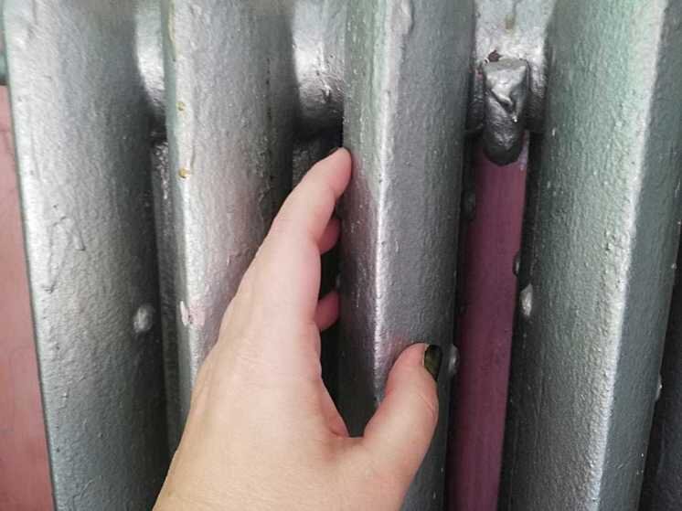 батареи отопления. геотермальный тепловой насос. теплые батареи. отключили отопление. холодные батареи.