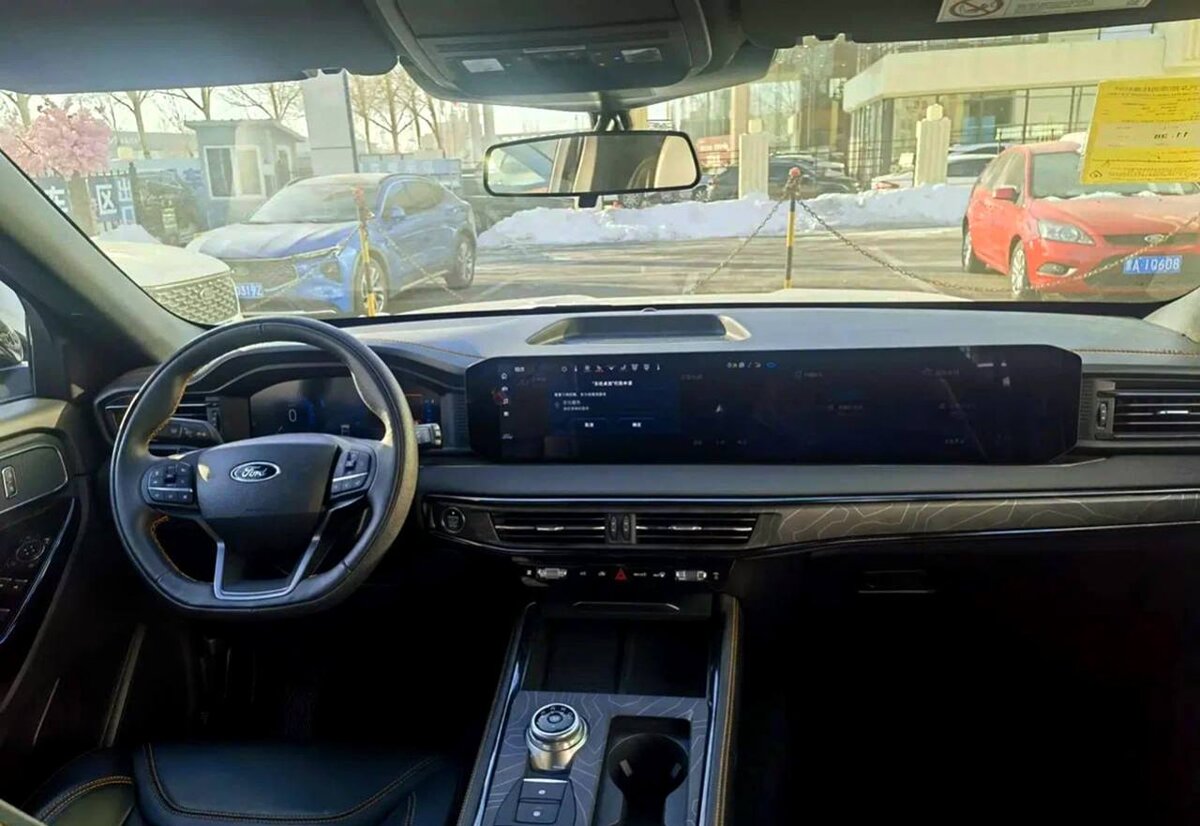 Салон нового Ford Exploer. Фото с сайта - auto.ru