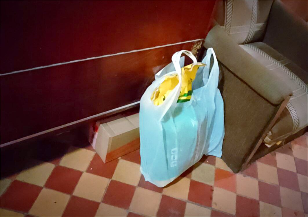 Ну и как же я только тебя отдам? Что скажет заказчик? Где же все остальное???