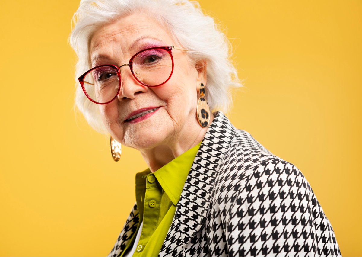 Изображение от <a href="https://ru.freepik.com/free-photo/portrait-of-pretty-senior-woman-posing_15572909.htm#query=%D0%BC%D0%BE%D0%B4%D0%BD%D0%B0%D1%8F%20%D0%B1%D0%B0%D0%B1%D1%83%D1%88%D0%BA%D0%B0&position=16&from_view=search&track=ais&uuid=fcf8a548-edbe-4822-bd20-59c1deee618f">Freepik</a>