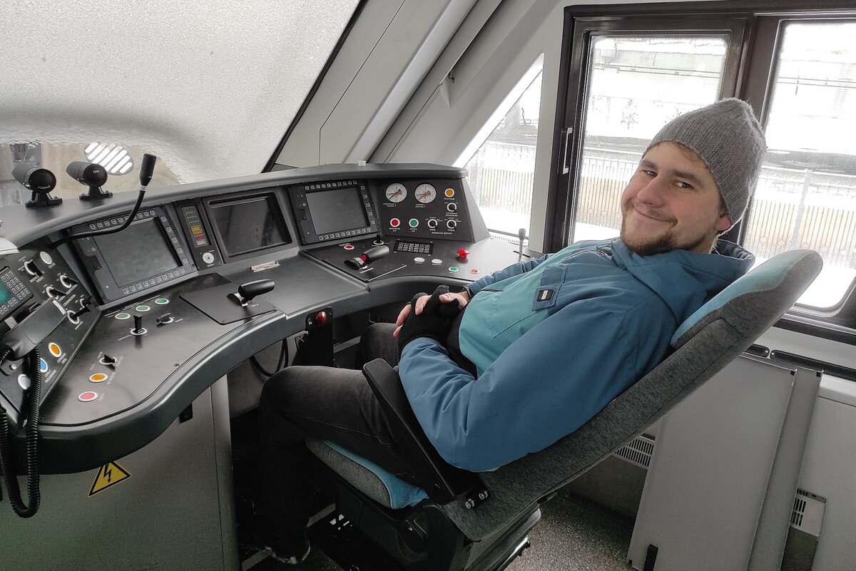 Крутой курский электричка. Курский вокзал 4 тупик. Крутой курский электричка. Крутой курский электричка. Крутой курский электричка.