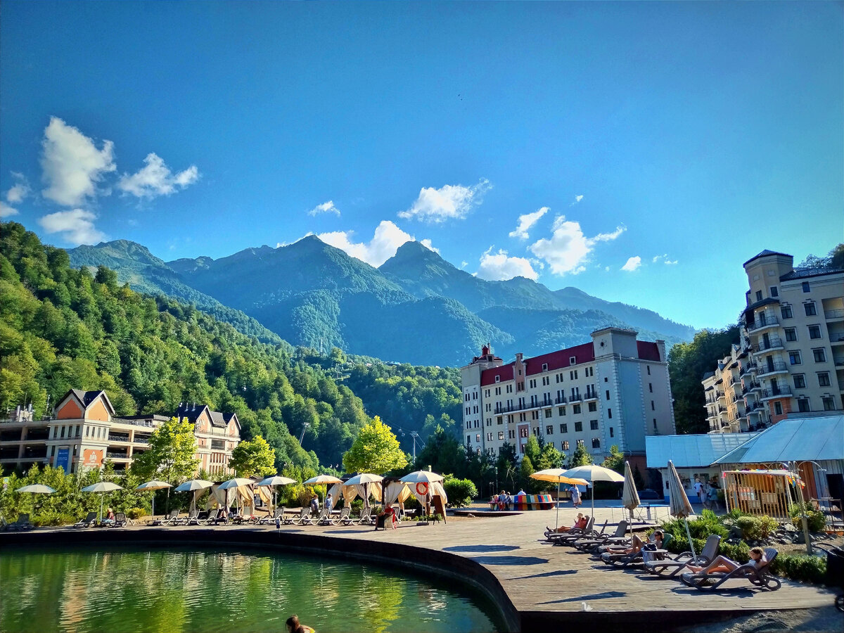 Архитектура горнолыжного курорта Роза Хутор, городской округ Сочи (из фотоархива автора блога)