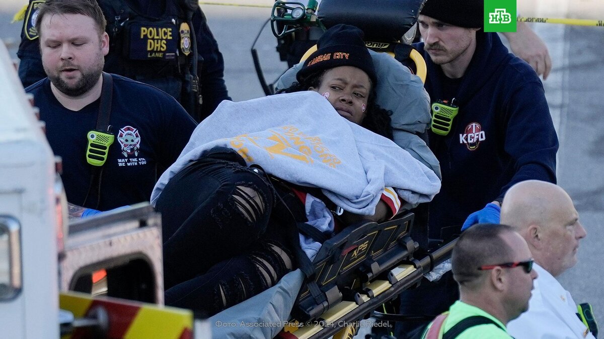 Парад наступающих. Парад наступающих. Парад 9 мая москва. Парад наступающих. Знаменная группа на параде.