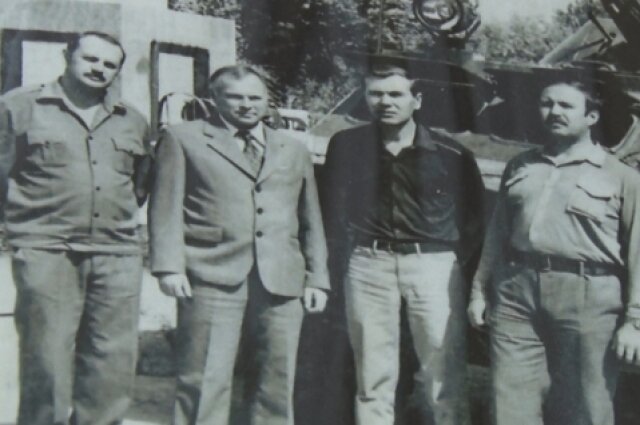    Анатолий Половинко (слева) с коллегами во время службы в Афганистане. Фото: личный архив/ Анатолий Половинко