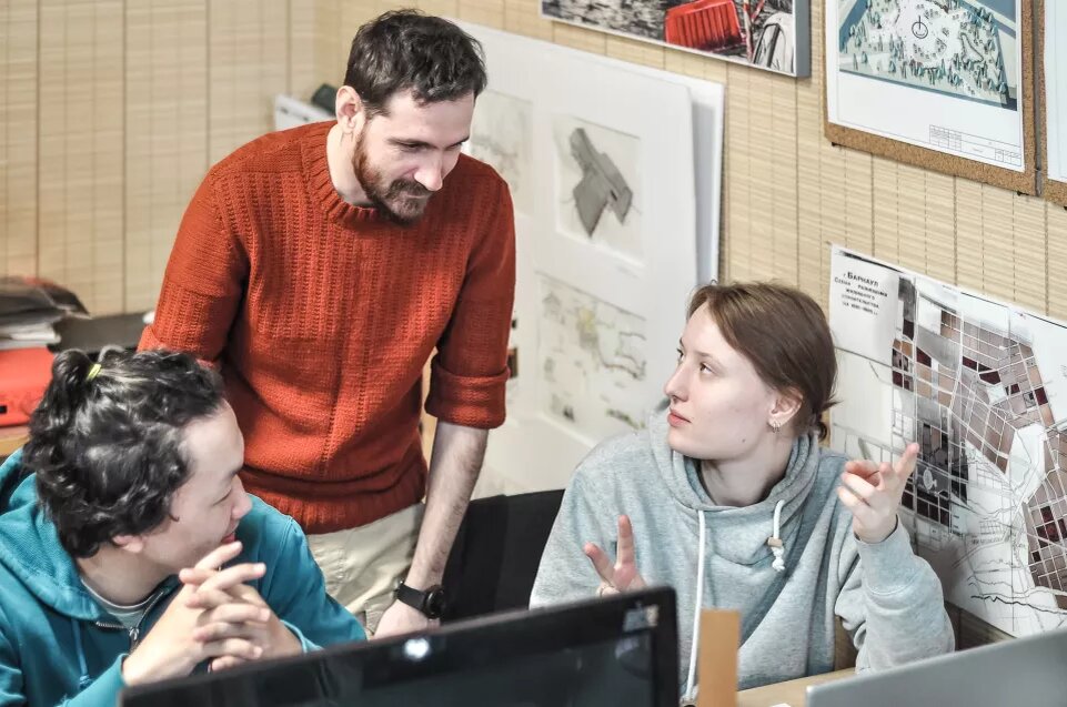 Архитектор Андрей Атаджанов, Комарова Полина, Иташев Сагден. Источник: Предоставлено Андреем Атаджановым