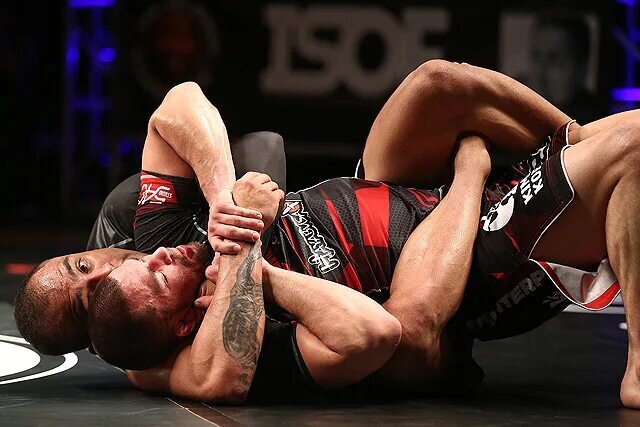 Путь к успеху в MMA требует упорства, настойчивости и готовности к трудностям. Однако, следуя указанным выше рекомендациям, вы сможете достичь высоких результатов и стать профессиональным бойцом MMA.